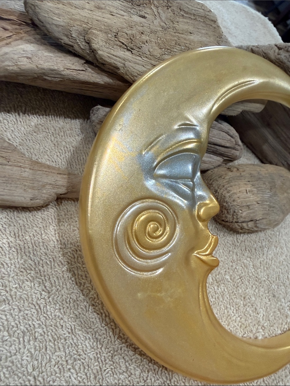 Decorative Gold Crescent Moon Wall Sculpture - Unbranded - Picture 8 of 10